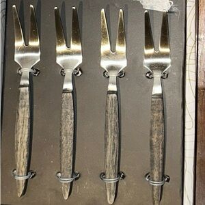 NEW Towle Living Stainless & Acacia Wood Handles Set of 4 Appetizer Forks